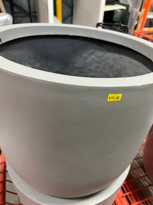 20” Modern Fiberglass Planters (new)