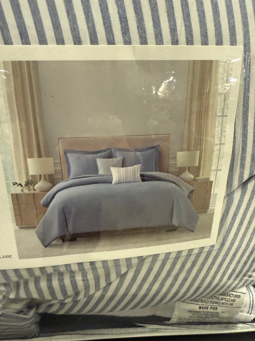 5 piece Full/Queen Comforter Set (New)