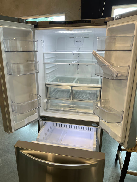 LG Refrigerator Model LFNS22520S French Door Refrigerator (used)