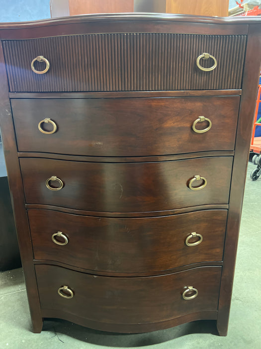 Mahogany/Cherry Tone 5 Drawer Dresser (used)