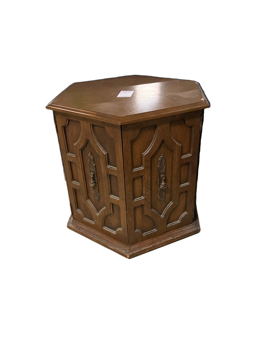 Wooden End Table (used)