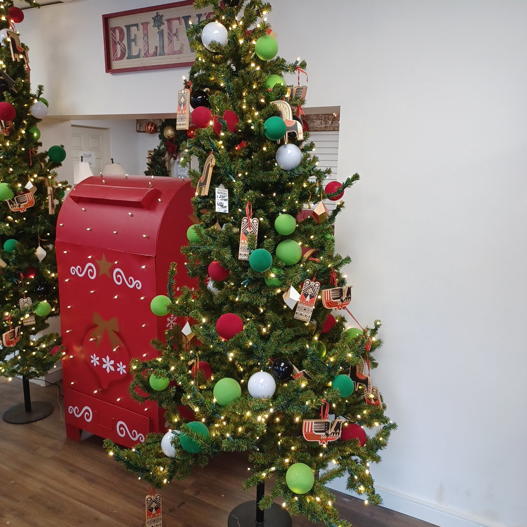 8ft Decorated Christmas Tree — Habitat for Humanity Greater Vancouver