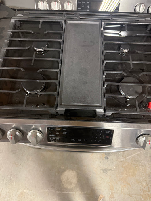 Samsung True Convection Gas Range - 30-in - Air-Fry - 6-cu ft - Stainless Steel (New)