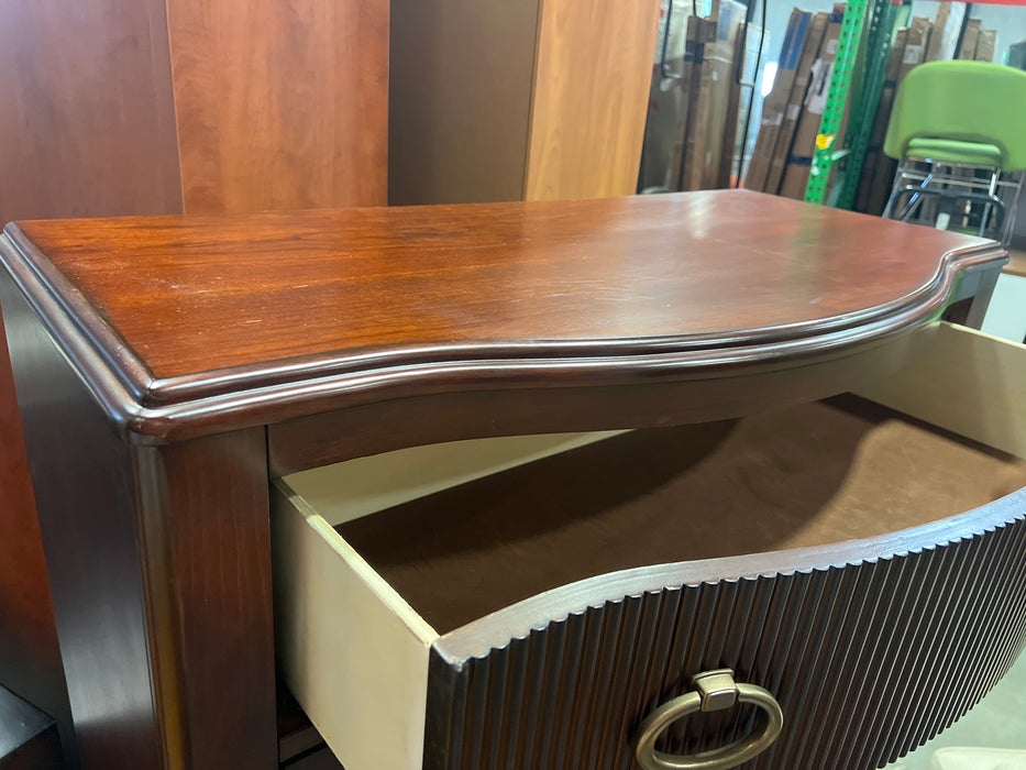 Mahogany/Cherry Tone 5 Drawer Dresser (used)