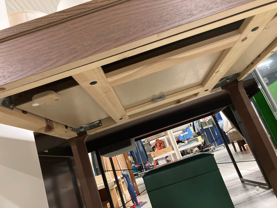 Brown Extendable table (used)