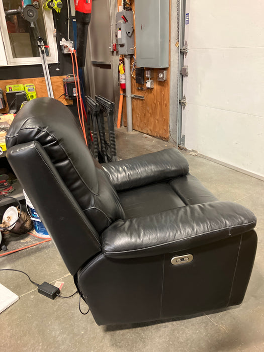 36" Genuine Leather Power Reclining Chair with Adjustable Headrest (Used)