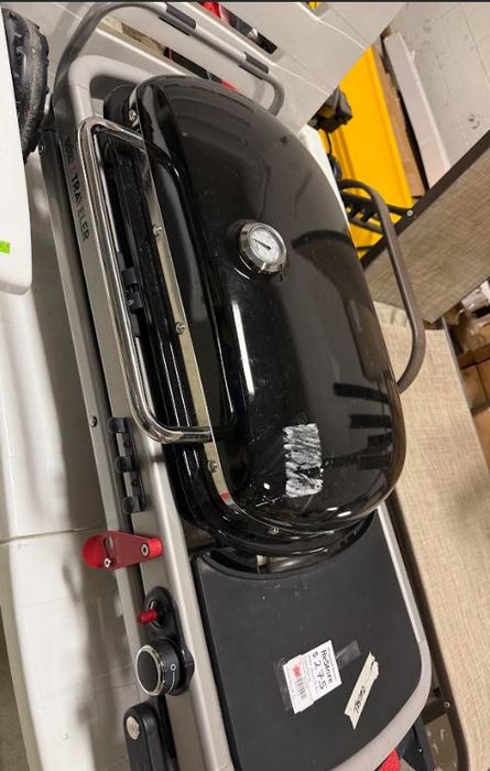 Weber Traveler 1-Burner Portable Gas BBQ, Black