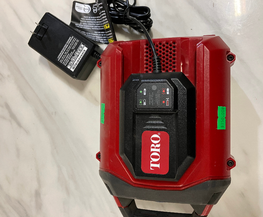 Toro Flex Force 60V 2.0 Amp-Hrs 108W Battery with Charger (USED)