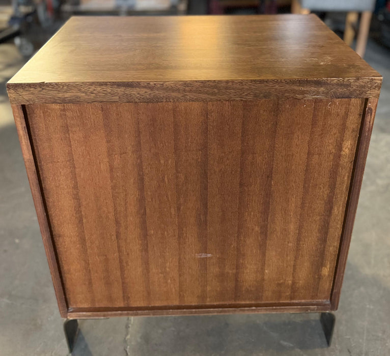 2-Drawer Nightstand