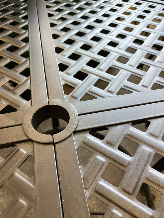 Round Metal Patio Table (new)