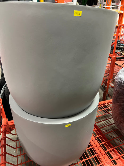 20” Modern Fiberglass Planters (new)