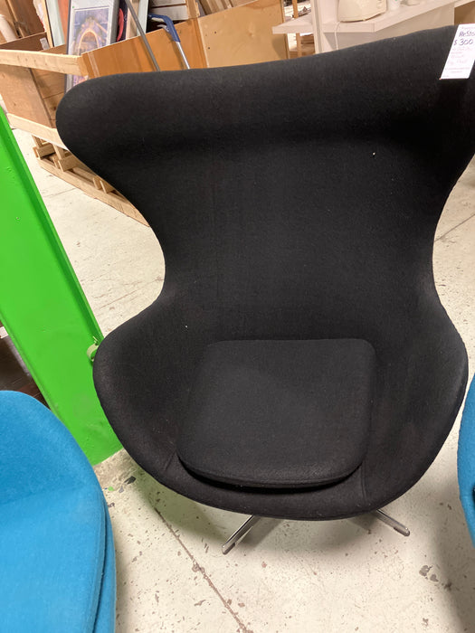 Black egg chair (used)