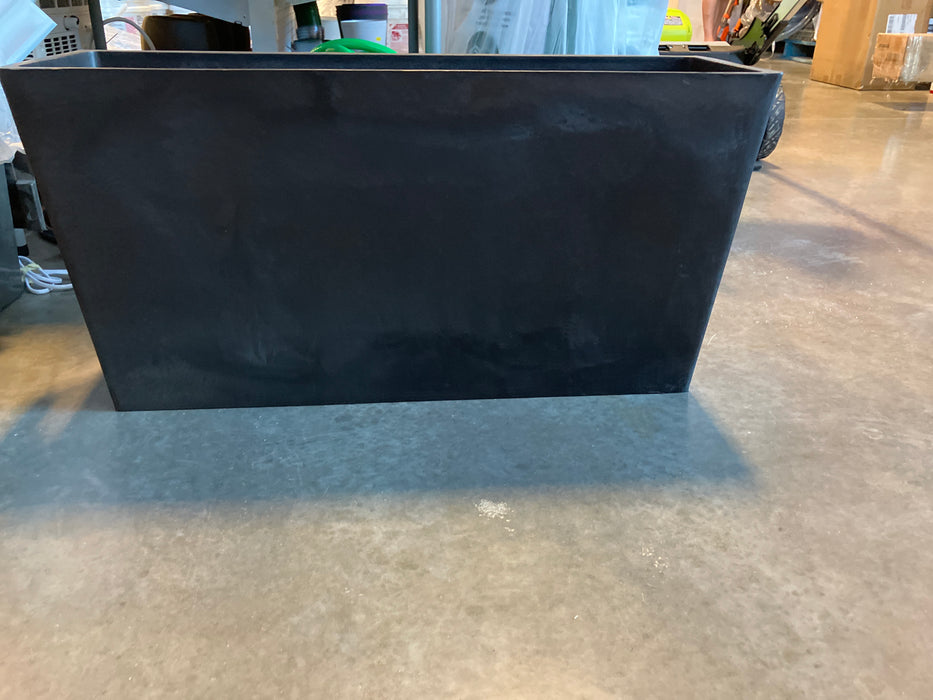Algreen Products Valencia Planter, Rectangle Patio Planter 31-In. L by 10-In. by 15.6-In., Black