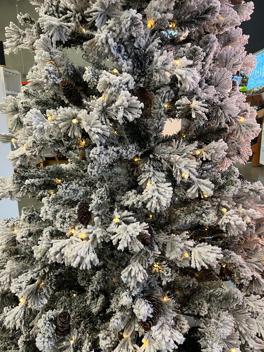 Home Accents Holiday 7.5ft. Pre-Lit 500L Warm White Micro LED Lexington Heavy Flocked (new)