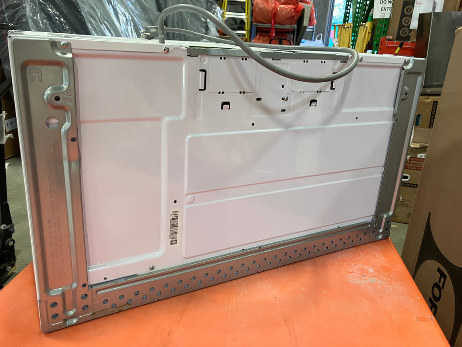GE JVM1630WFC01 30-inch, 1.6 cu. ft over-the-range microwave oven white (Used)