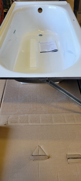 American Standard Princeton PRO Steel 60 x 30-inch Integral Apron Bathtub with Right-Hand Drain in White (damaged)