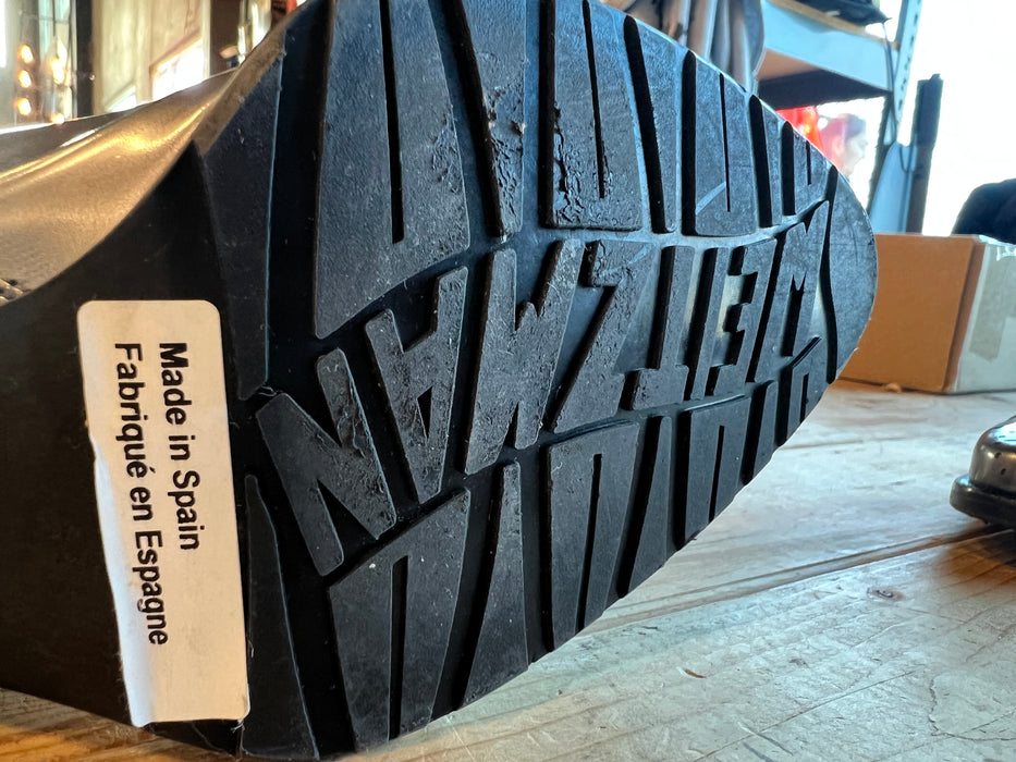 Stuart Weitzman Metallic Zip Up Boots Size 5 (preowned)