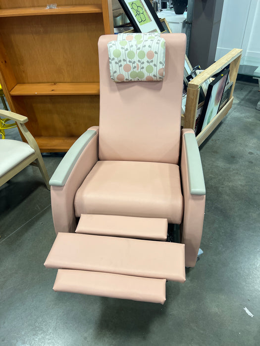 Geri Reclining Chair for Clinical Care (used)
