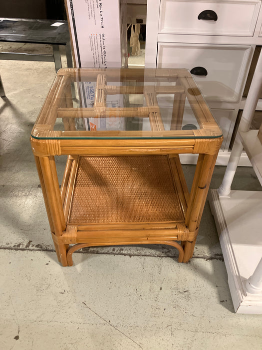 Brown side end table (used)