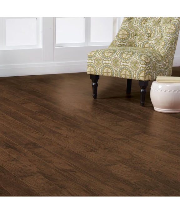 Canby Cross 12mm x 6.1-inch x 47.64-inch Hickory Laminate Flooring (12.11 sq. ft. / case) (new)