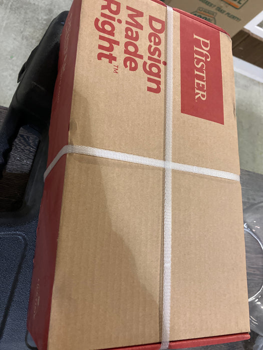 Pfister Weller Single Handle Round Wall Mount Tub and Shower Faucet Kit with Rain Shower Head in Chrome (Valve Not Incl.) New*