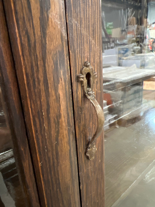 Antique Wooden Curio Cabinet with Claw Feet (used)