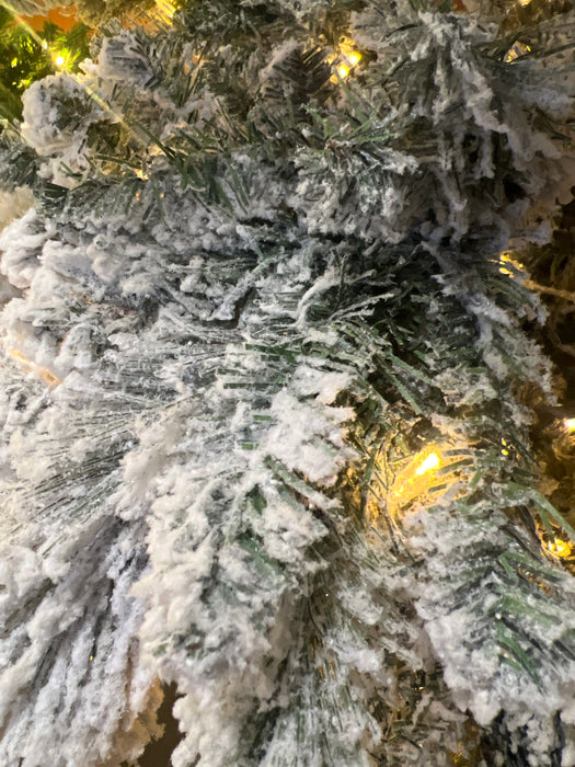 Home Accents Holiday 9ft. Pre-Lit 550L LED Wesley Slim Flocked