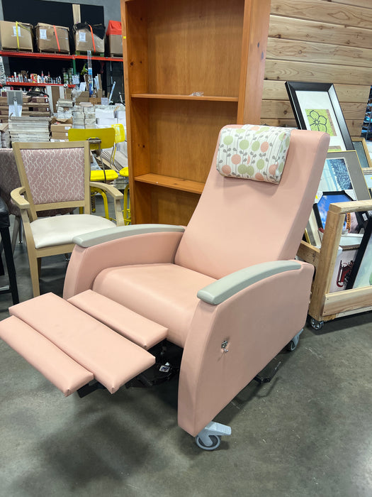 Geri Reclining Chair for Clinical Care (used)
