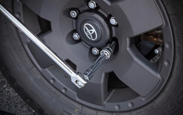 Husky 1/2 in. Drive SAE and Metric Torque Wrench Tire Change Kit with Storage Case (Used)