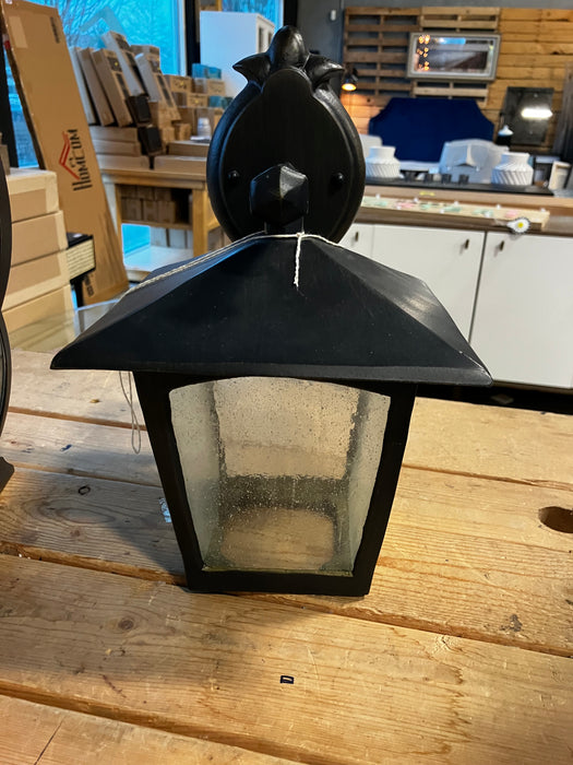 Classic-Style Outdoor Wall Lantern