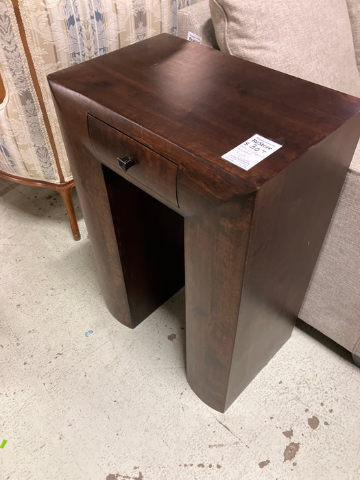 Brown end table (used)