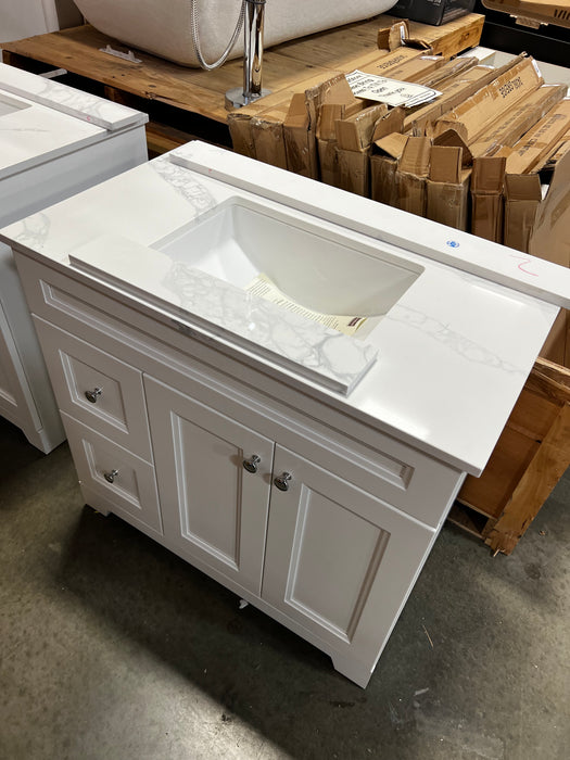 LUKX CB Vanity 36-inch Left Bermuda White Vanity with Quartz top in Moonlight (new)