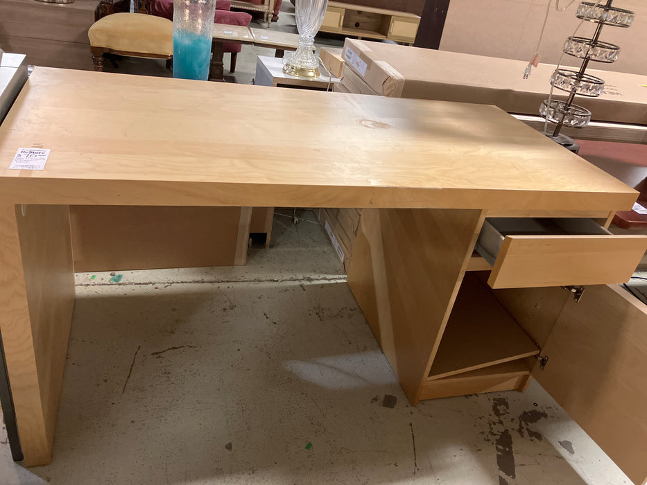 Computer desk in nature wood finish (used)