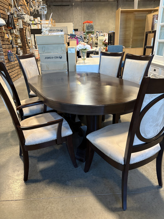 Dark Walnut Finish Table with seating for 6 (USED)
