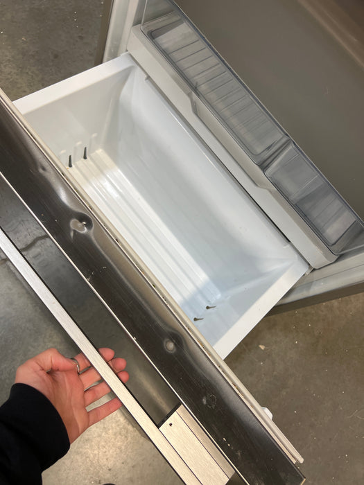 Fisher and Paykel Refrigerator 31”