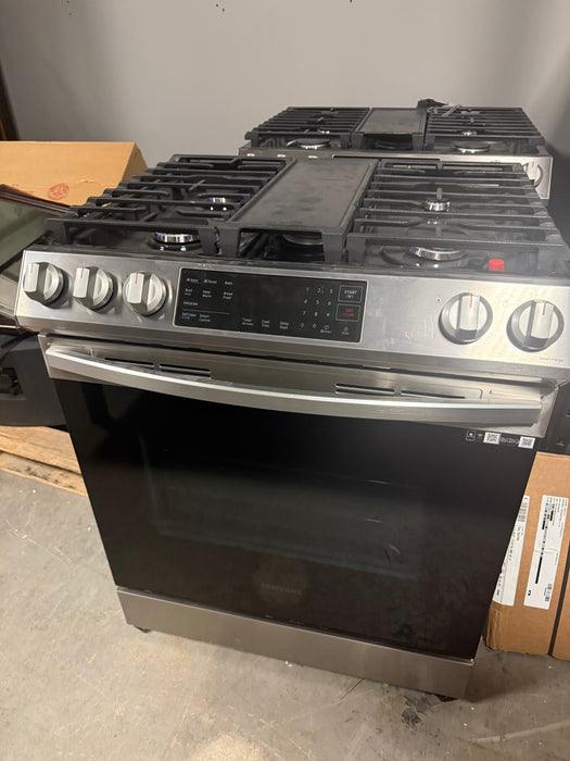 Samsung True Convection Gas Range - 30-in - Air-Fry - 6-cu ft - Stainless Steel (Missing Yellow Hose) New*