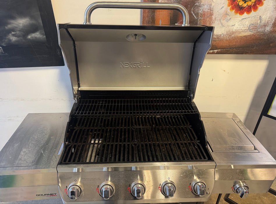 Nexgrill 5-Burner Propane BBQ Grill (used)