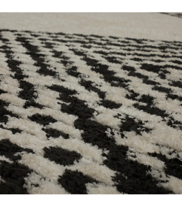 StyleWell Gilles Cream/Black Pyramid 5 ft. 3 in. x 7 ft. Indoor Area Rug (new)