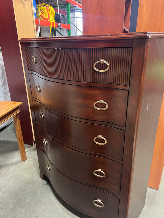 Mahogany/Cherry Tone 5 Drawer Dresser (used)