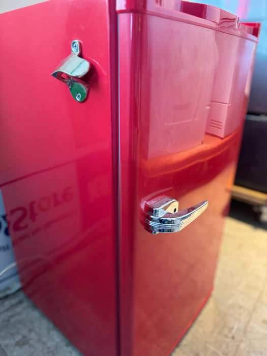 Red Mini Fridge   NOT TESTED