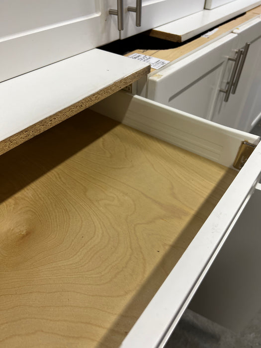 White 11-Piece Kitchen