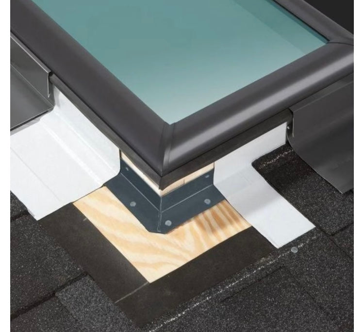 VELUX EDL Engineered Step Flashing for Deck Mount Skylights - S series width (New)