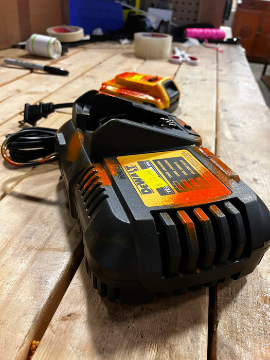 DEWALT 6 Amp Lithium-Ion Charger Compatible with 12V/20V/60V Batteries (USED)