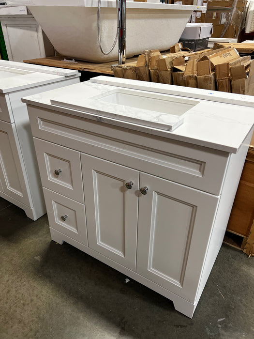 LUKX CB Vanity 36-inch Left Bermuda White Vanity with Quartz top in Moonlight (new)