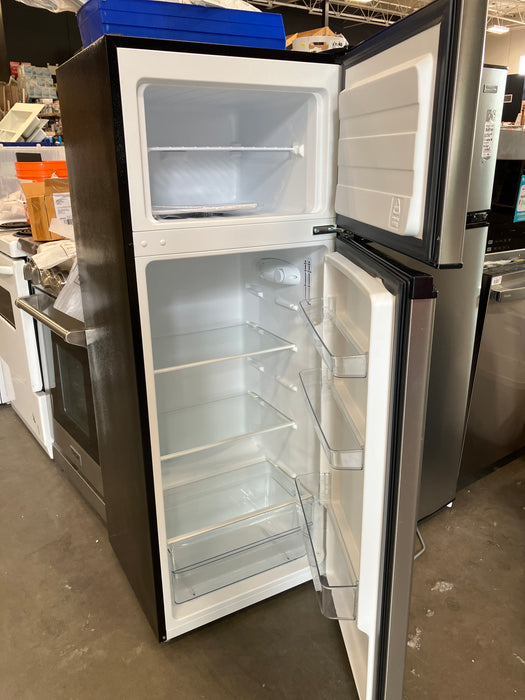Vissani Fridge with Top Freezer (new)
