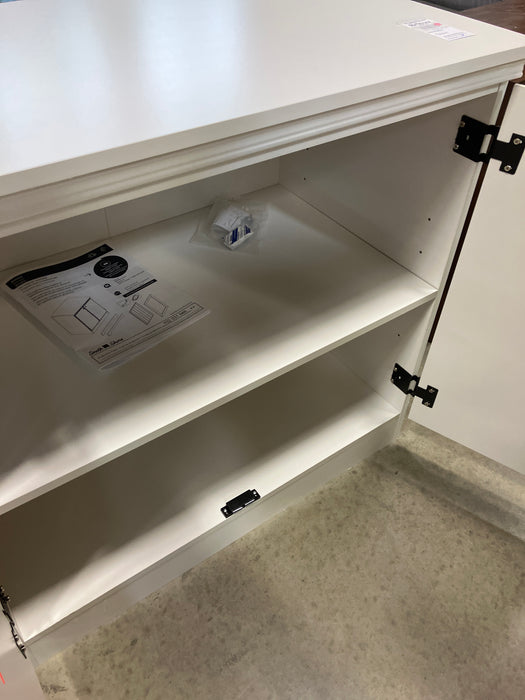 South Shore Prairie 2-Door Storage Cabinet in Pure White, 33 in. x 19.5 in. x 32.5 in. (NEW)