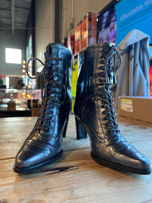 Stuart Weitzman Metallic Zip Up Boots Size 5 (preowned)