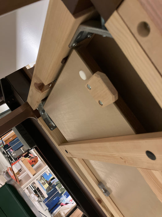 Brown Extendable table (used)