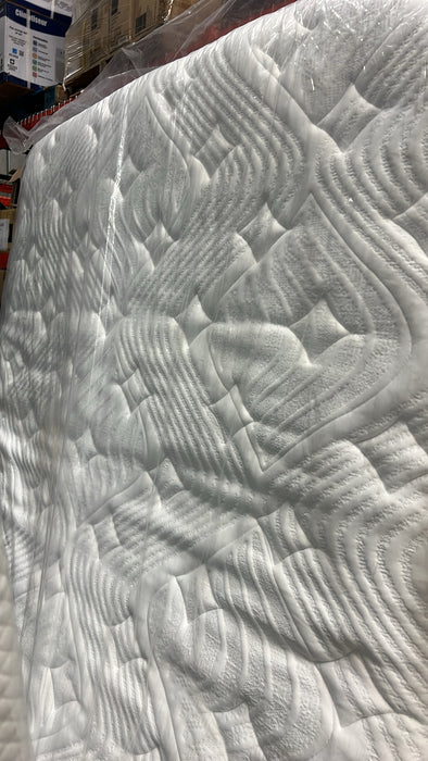 Logan and Cove Queen Pillow-Top Mattress