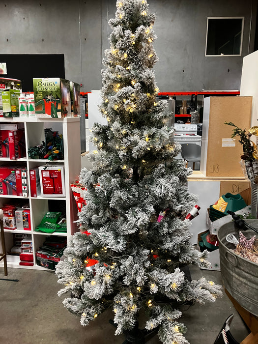 Home Accents Holiday 7.5ft. Pre-Lit 350L Warm White Mini LED Wesley Heavy Flocked Slim (New)